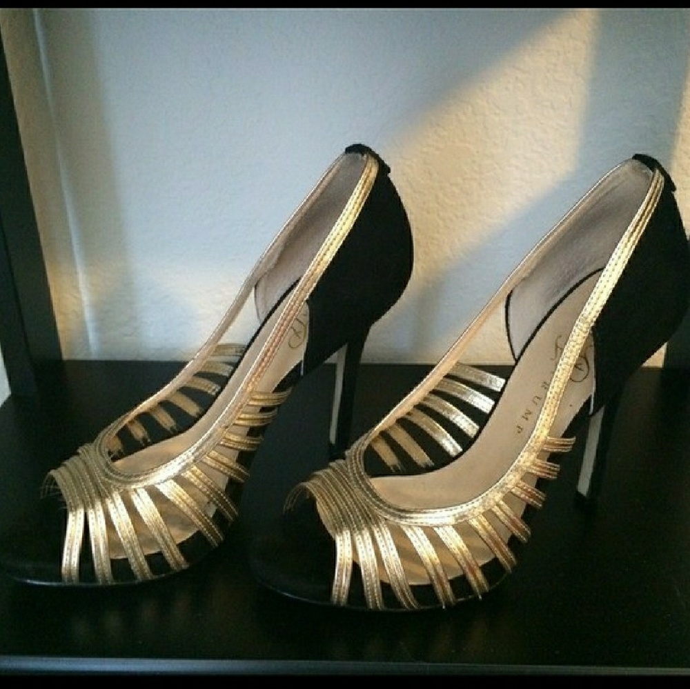 Ivanka Trump Black Shoe